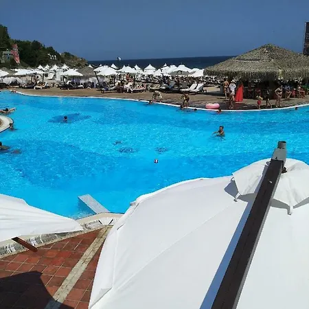 Oasis Beach Club Studio * Лозенец