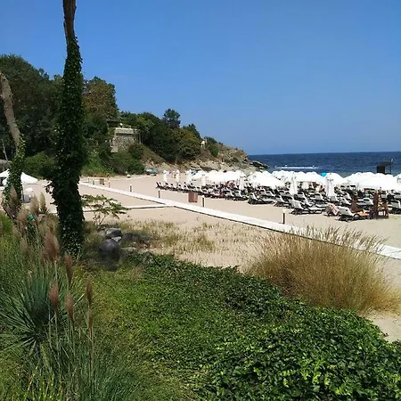 Апартамент Oasis Beach Club Studio Лозенец